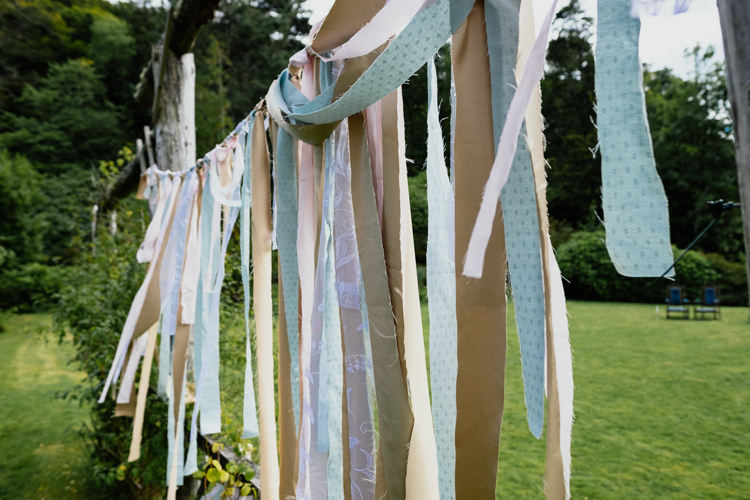 Relaxed Stylish Outdoor Wedding http://www.euanrobertsonweddings.com/