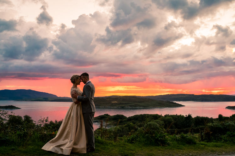 Relaxed Stylish Outdoor Wedding http://www.euanrobertsonweddings.com/