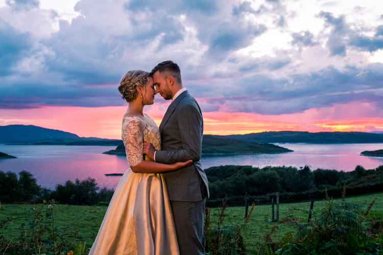 Relaxed Stylish Outdoor Wedding http://www.euanrobertsonweddings.com/