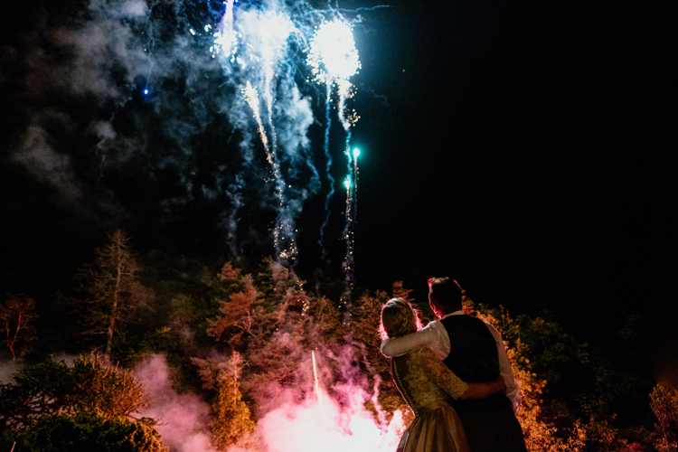Relaxed Stylish Outdoor Wedding http://www.euanrobertsonweddings.com/