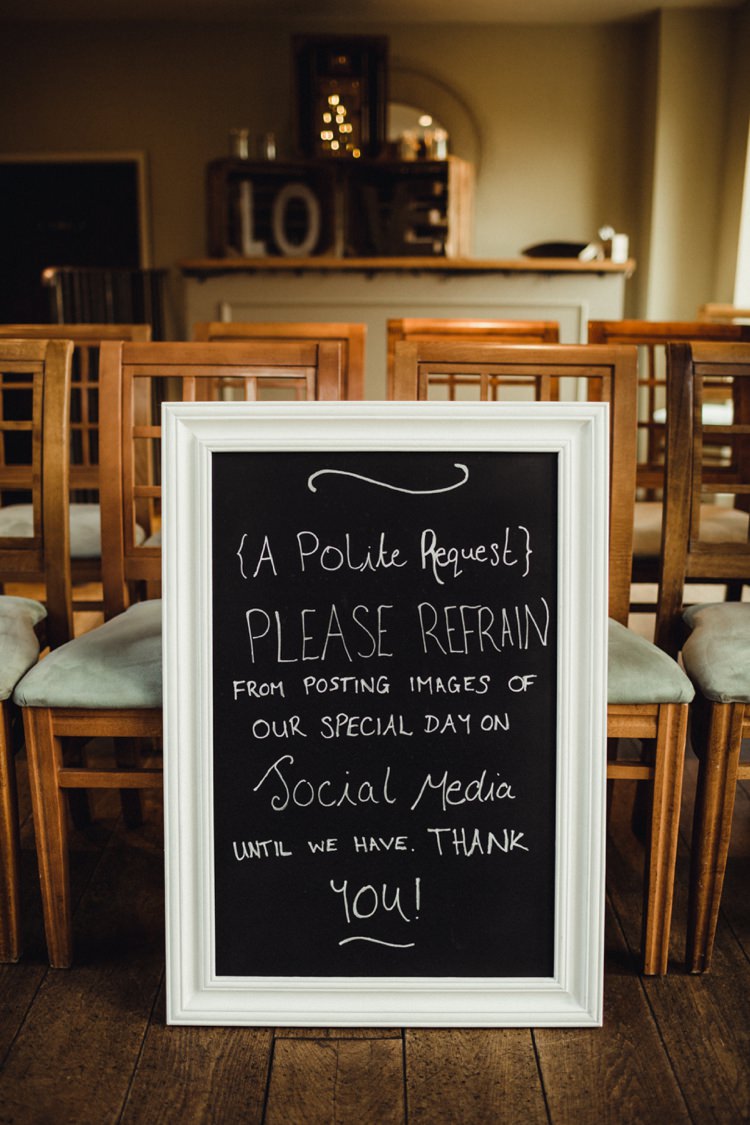 Sign Unplugged Simple Rustic Cosy Winter Wedding http://aniaames.co.uk/