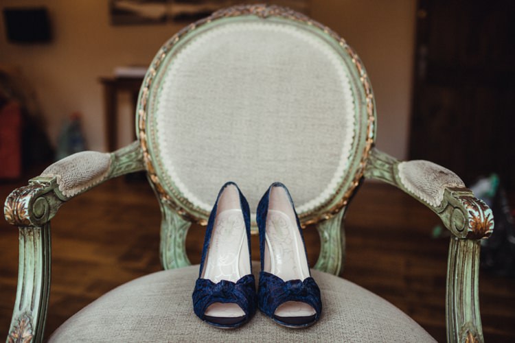 Simple Rustic Cosy Winter Wedding http://aniaames.co.uk/