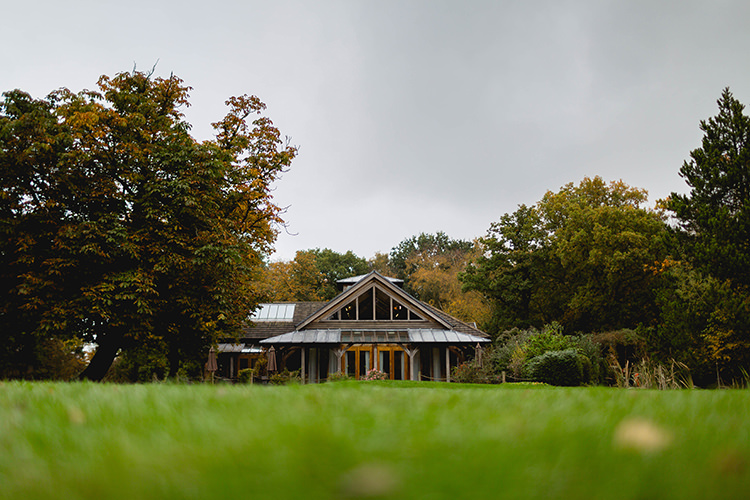 Stylish Soft Blush Wedding http://www.jemmakingphotography.co.uk/