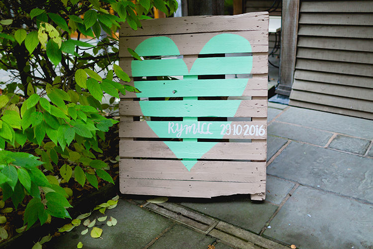Wooden Pallet Sign Heart Stylish Soft Blush Wedding http://www.jemmakingphotography.co.uk/