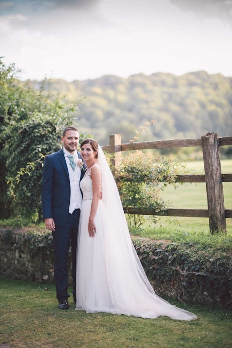 Light Pretty Summer Barn Wedding http://www.koweddings.com/