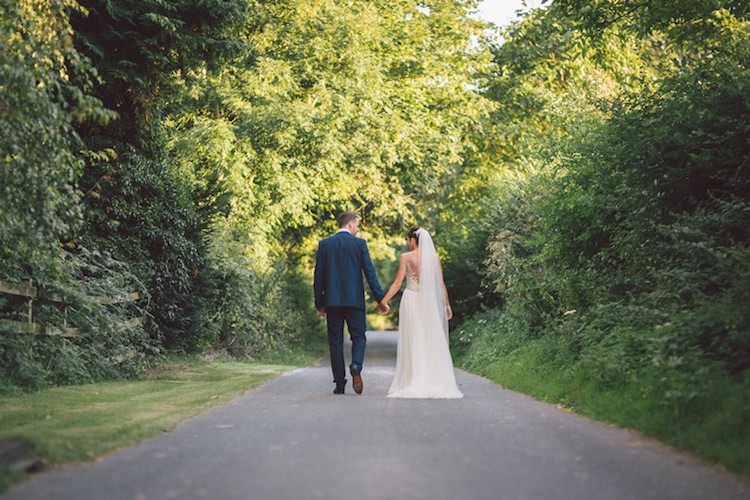Light Pretty Summer Barn Wedding http://www.koweddings.com/