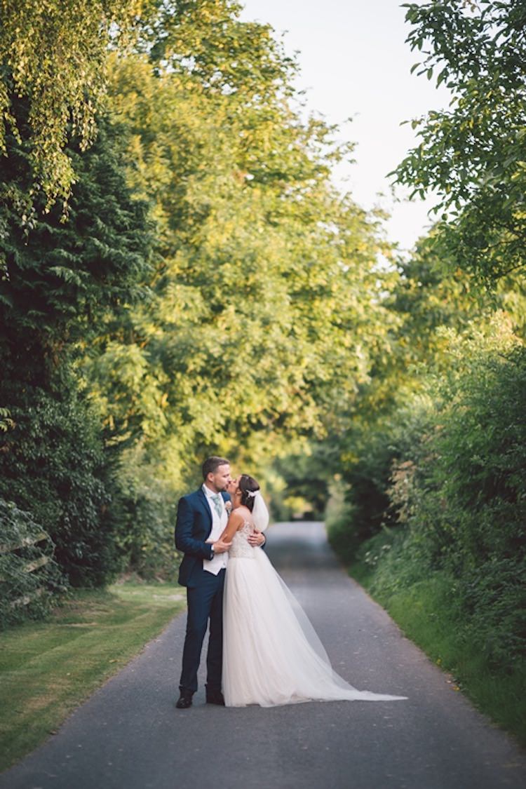 Light Pretty Summer Barn Wedding http://www.koweddings.com/