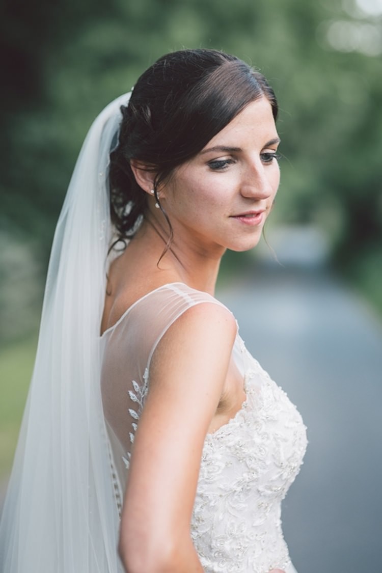 Light Pretty Summer Barn Wedding http://www.koweddings.com/