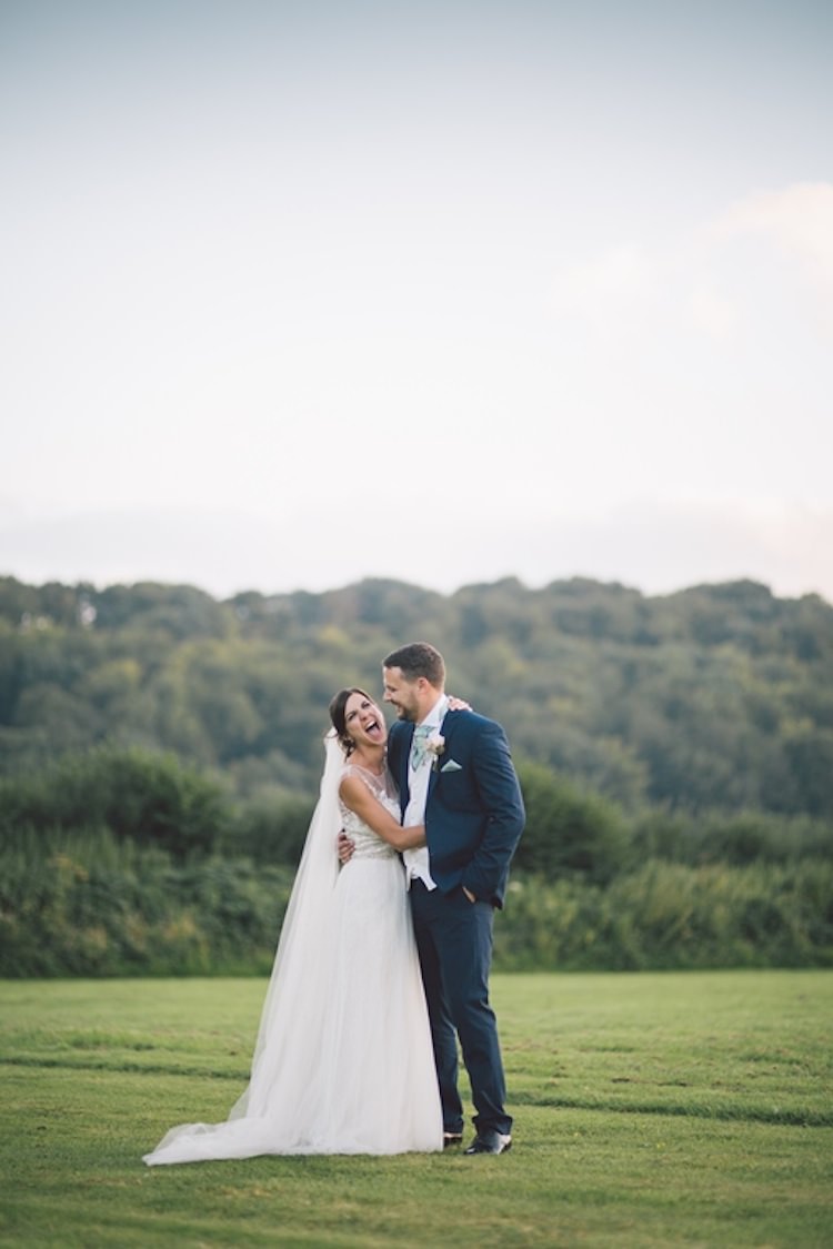 Light Pretty Summer Barn Wedding http://www.koweddings.com/
