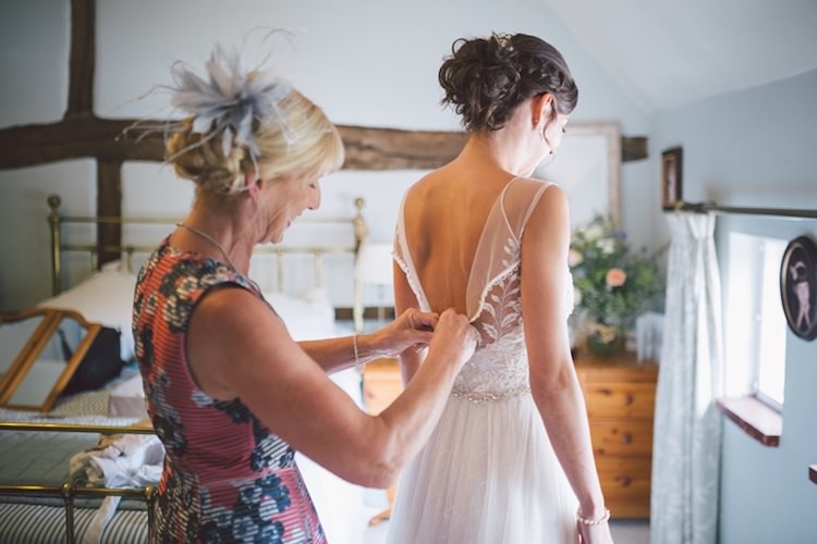 Light Pretty Summer Barn Wedding http://www.koweddings.com/