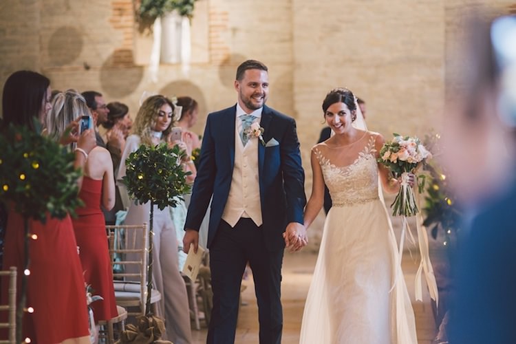 Light Pretty Summer Barn Wedding http://www.koweddings.com/