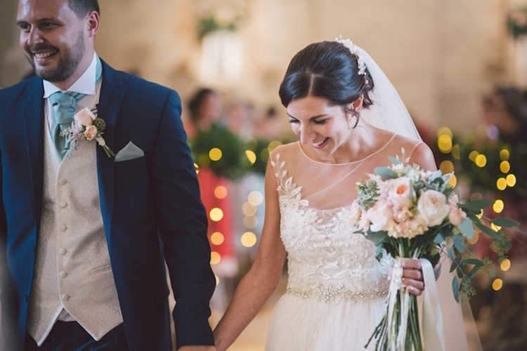 Light Pretty Summer Barn Wedding http://www.koweddings.com/