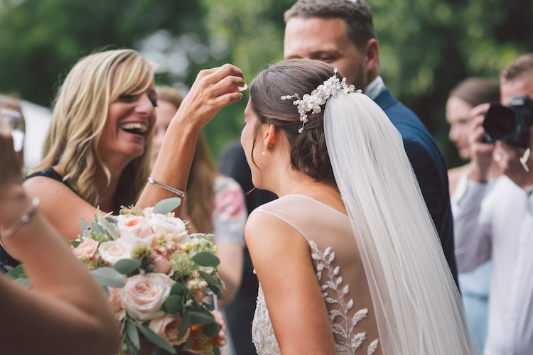 Light Pretty Summer Barn Wedding http://www.koweddings.com/