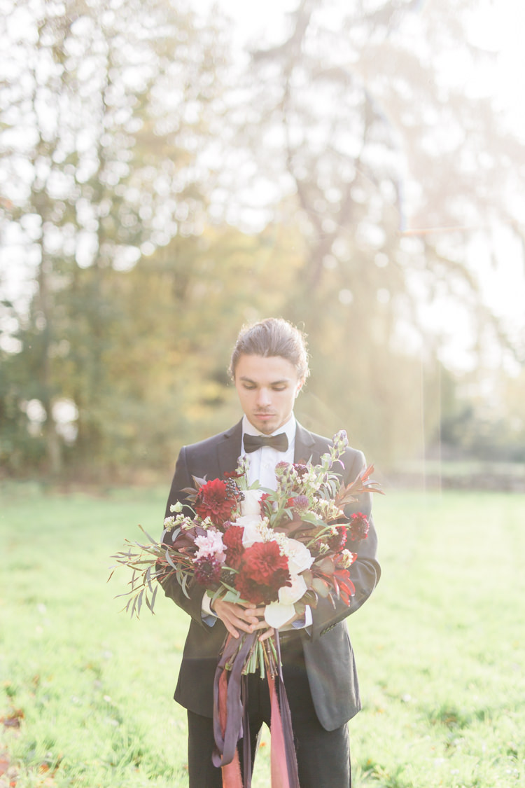 Bouquet Flowers Bride Bridal Red Dahlia Foliage Ribbons Dreamy Luxe Autumn Wedding Ideas http://suzanneli.co.uk/