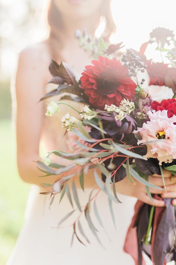 Bouquet Flowers Bride Bridal Red Dahlia Foliage Ribbons Dreamy Luxe Autumn Wedding Ideas http://suzanneli.co.uk/