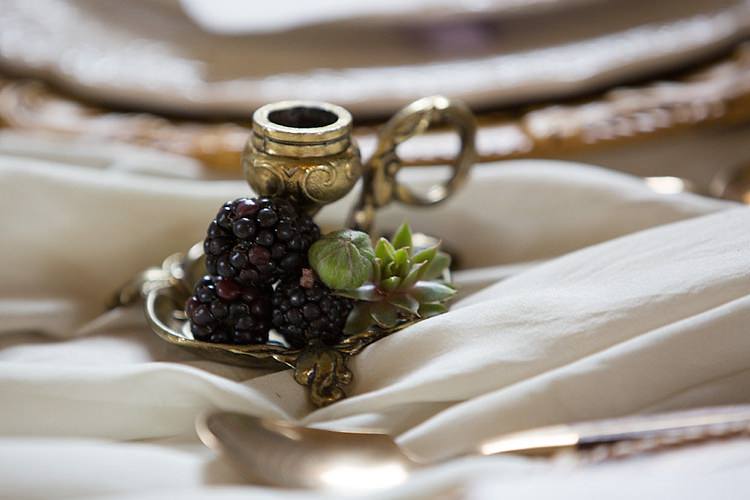Chic Secret Garden Wedding Ideas http://marysmithphotography.com/