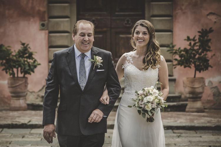 Outdoor Ceremony Bride Lace Tulle Stella York Bridal Gown Loose Curls Hairstyle Bouquet White Cream Pink Roses Father Historic Pink Villa Romantic Intimate Tuscany Destination Wedding http://angelicabraccini.com/
