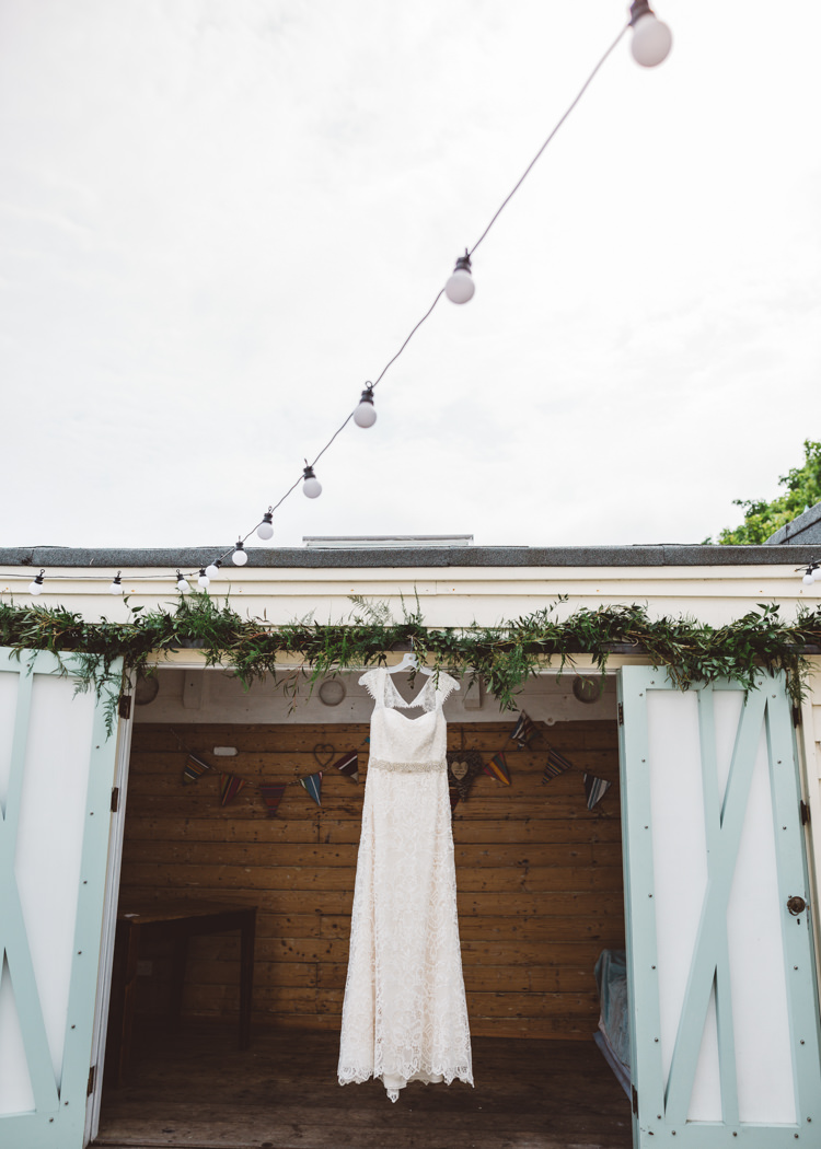Low Key Pastel Seaside Wedding http://holliecarlinphotography.com/