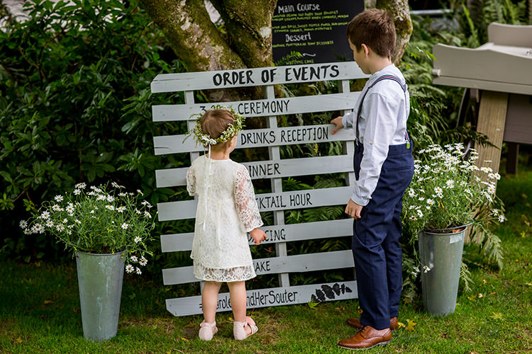 Sign Pallet Wooden Rustic Whimsical Greenery Nature Wedding http://lunaweddings.co.uk/