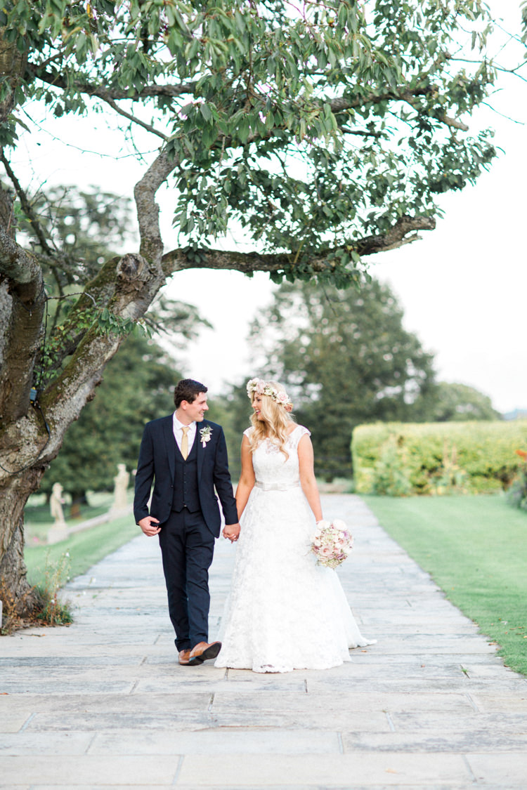 Gold Sparkle Pink Glamour Wedding https://emilyhannah.com/