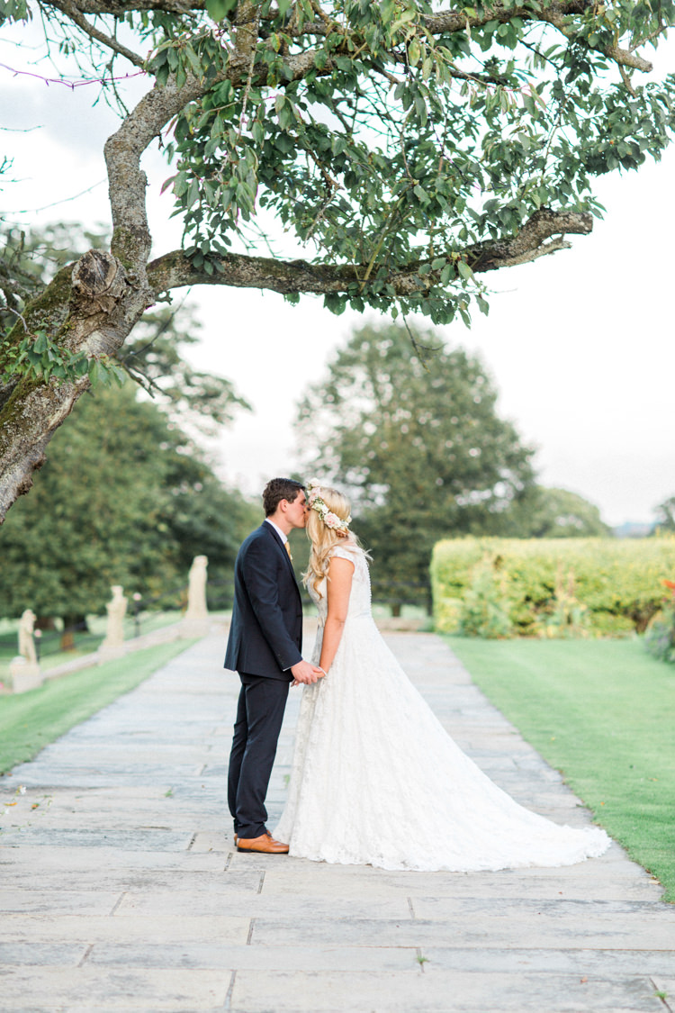 Gold Sparkle Pink Glamour Wedding https://emilyhannah.com/