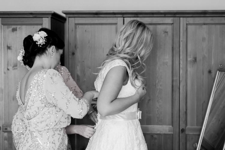 Gold Sparkle Pink Glamour Wedding https://emilyhannah.com/