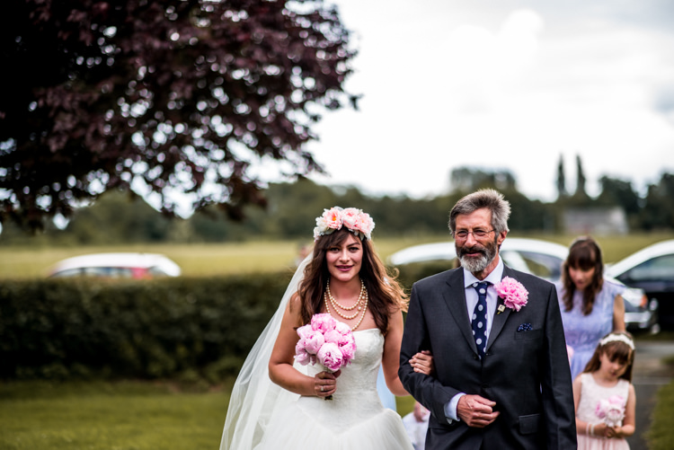 Quirky English Garden Party Wedding http://www.michellewoodphotographer.com/