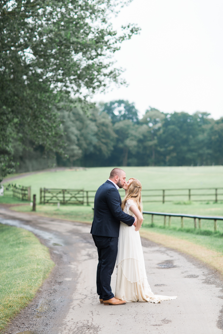 Beautiful Woodland Glade Wedding https://emilyhannah.com/