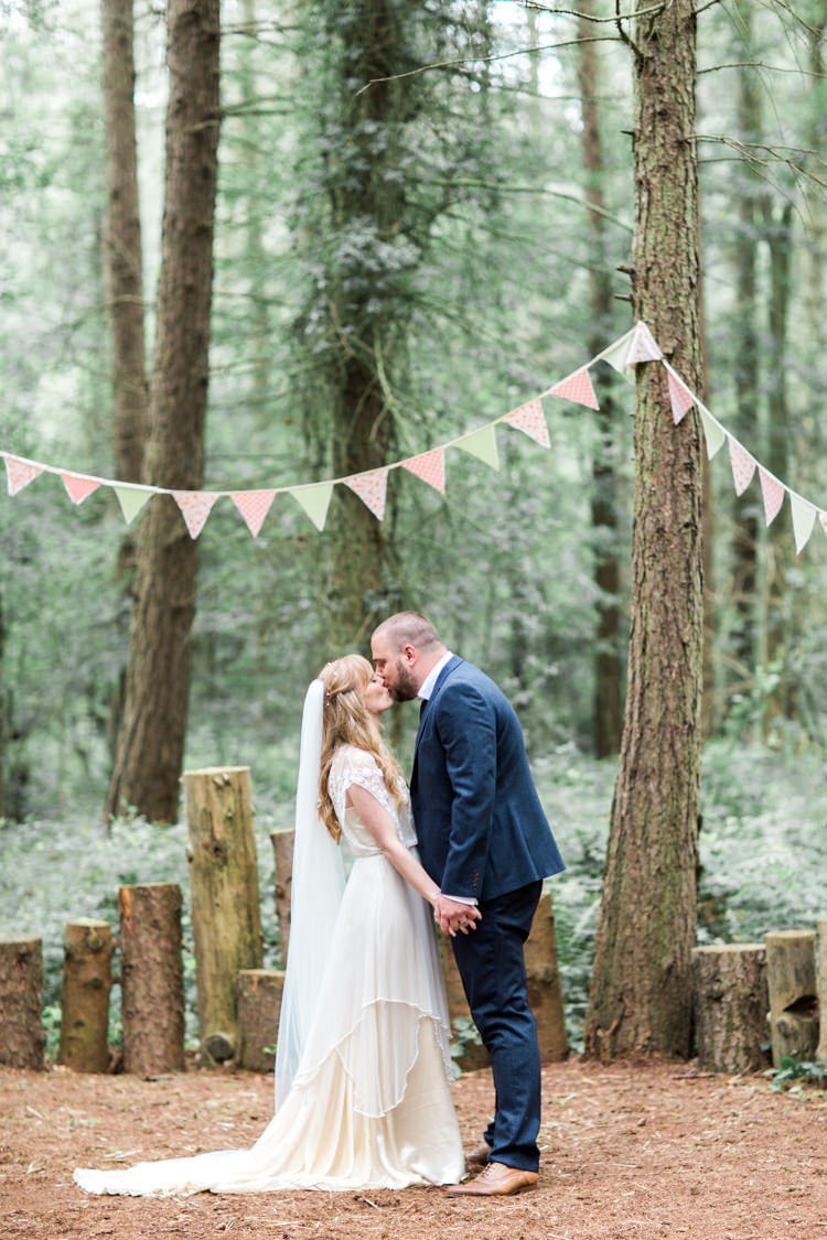 Beautiful Woodland Glade Wedding https://emilyhannah.com/