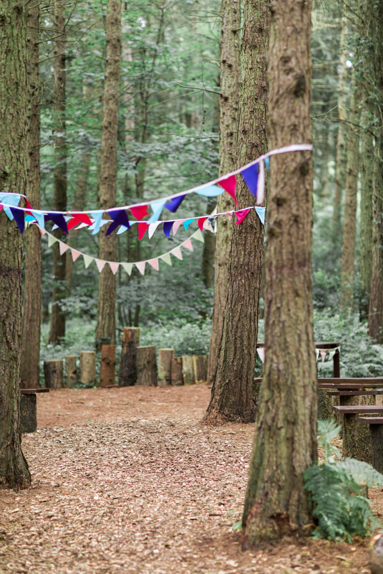 Beautiful Woodland Glade Wedding https://emilyhannah.com/