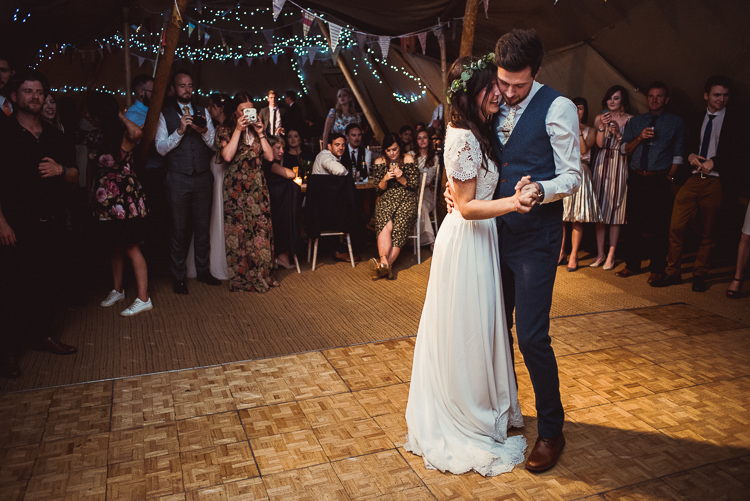 Bohemian Festival Tipi Wedding http://esmemai.com/