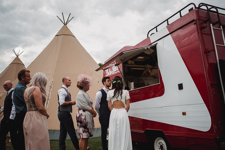 Pizza Bus Food Truck Bohemian Festival Tipi Wedding http://esmemai.com/