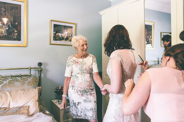 Rustic Woodland Birds Outdoorsy Wedding http://www.emmaboileau.co.uk/