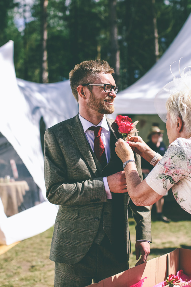 Rustic Woodland Birds Outdoorsy Wedding http://www.emmaboileau.co.uk/