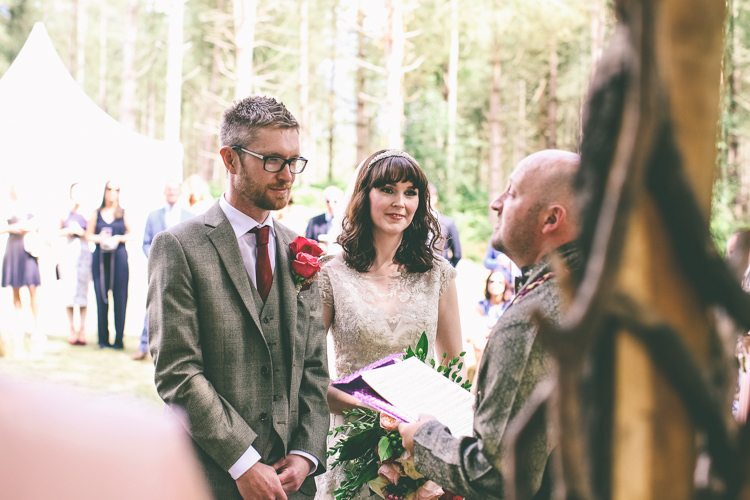 Rustic Woodland Birds Outdoorsy Wedding http://www.emmaboileau.co.uk/