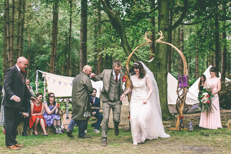 Rustic Woodland Birds Outdoorsy Wedding http://www.emmaboileau.co.uk/