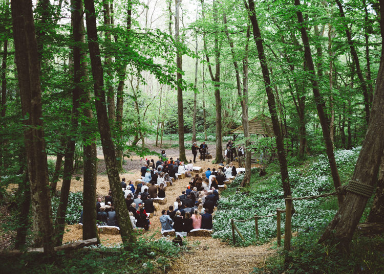 Natural Woodland Hessian Lace Wedding http://holliecarlinphotography.com/