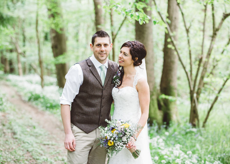 Natural Woodland Hessian Lace Wedding http://holliecarlinphotography.com/
