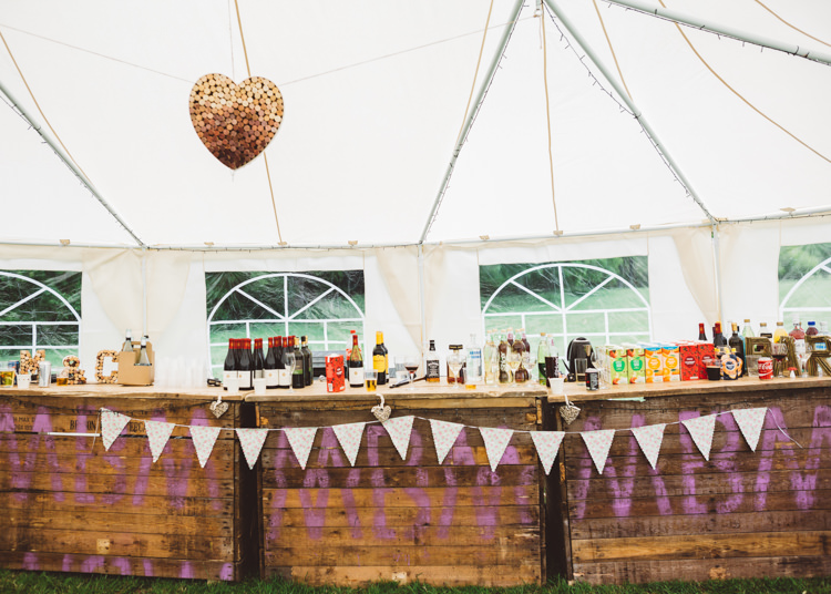 Natural Woodland Hessian Lace Wedding http://holliecarlinphotography.com/