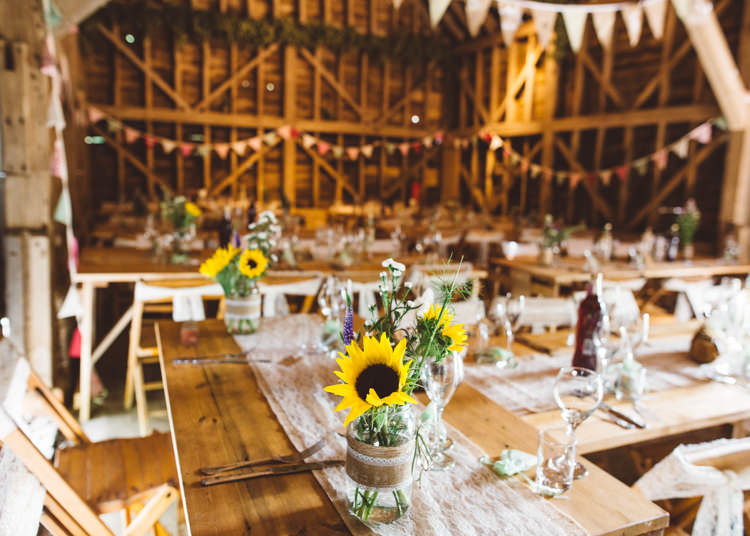 Natural Woodland Hessian Lace Wedding http://holliecarlinphotography.com/