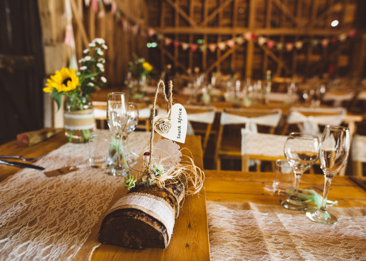 Natural Woodland Hessian Lace Wedding http://holliecarlinphotography.com/