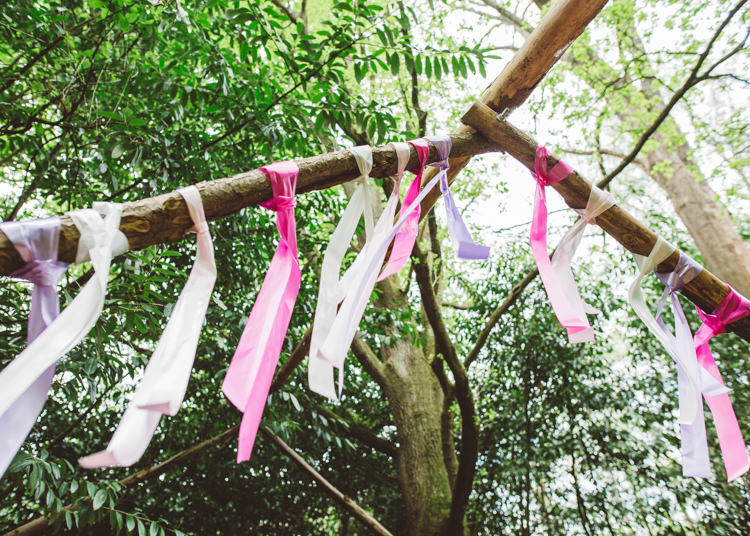 Natural Woodland Hessian Lace Wedding http://holliecarlinphotography.com/