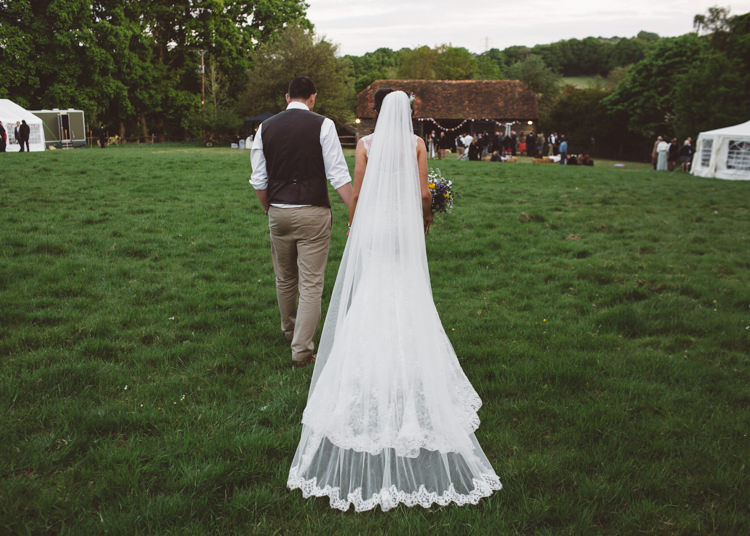 Natural Woodland Hessian Lace Wedding http://holliecarlinphotography.com/