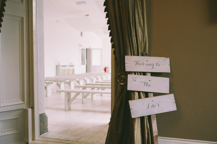 Pretty Light Pink Country House Wedding http://jonathanryderphotography.com/