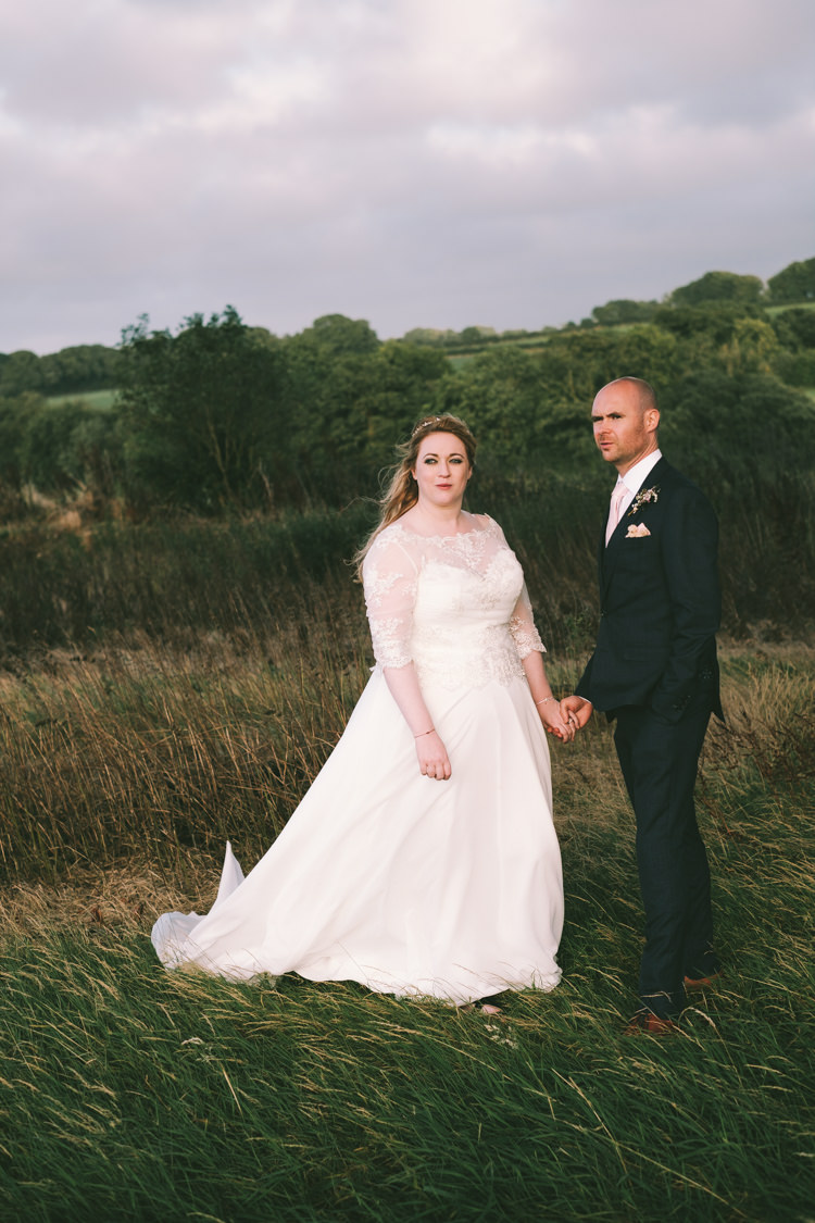 Pretty Light Pink Country House Wedding http://jonathanryderphotography.com/