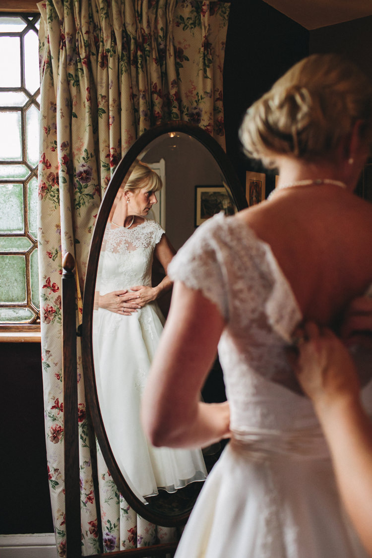 Relaxed Country Garden Party Wedding http://www.jessicaoshaughnessy.co.uk/