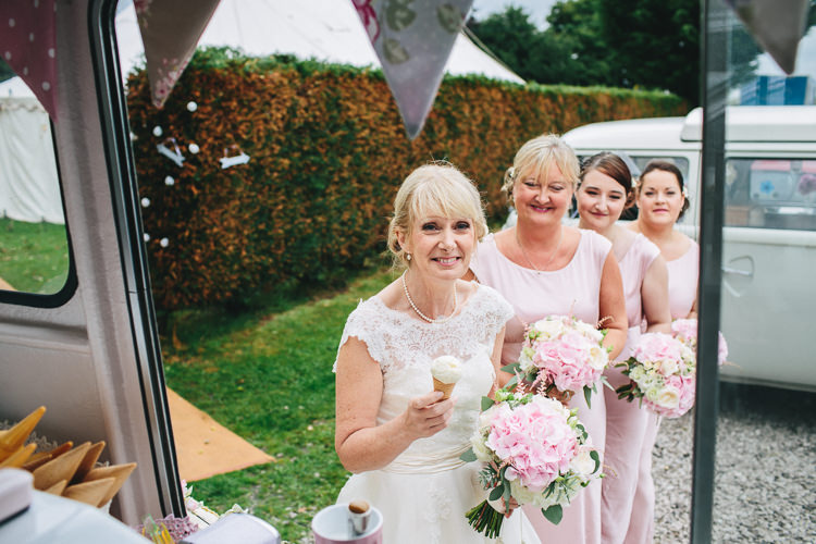 Relaxed Country Garden Party Wedding http://www.jessicaoshaughnessy.co.uk/