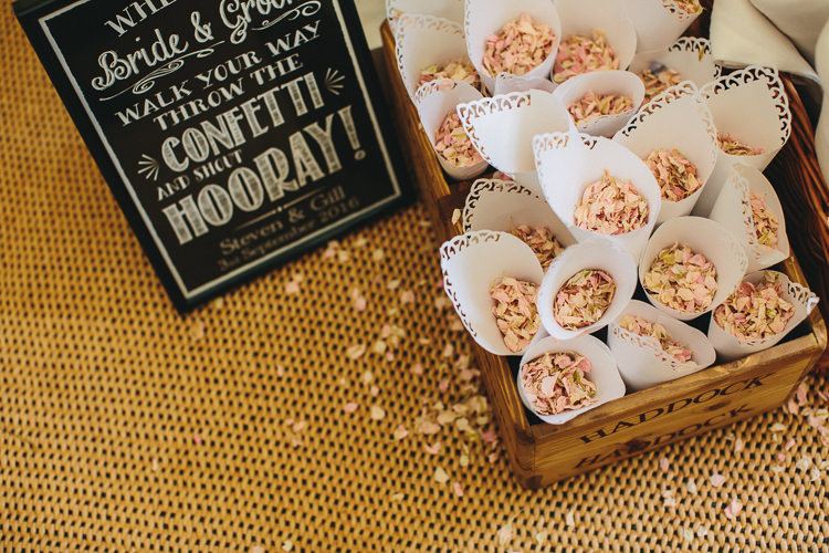 Relaxed Country Garden Party Wedding http://www.jessicaoshaughnessy.co.uk/