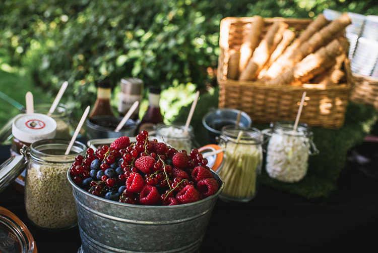 Relaxed Outdoor City Park Festival Wedding http://kristianlevenphotography.co.uk/