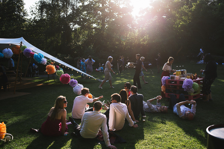 Relaxed Outdoor City Park Festival Wedding http://kristianlevenphotography.co.uk/